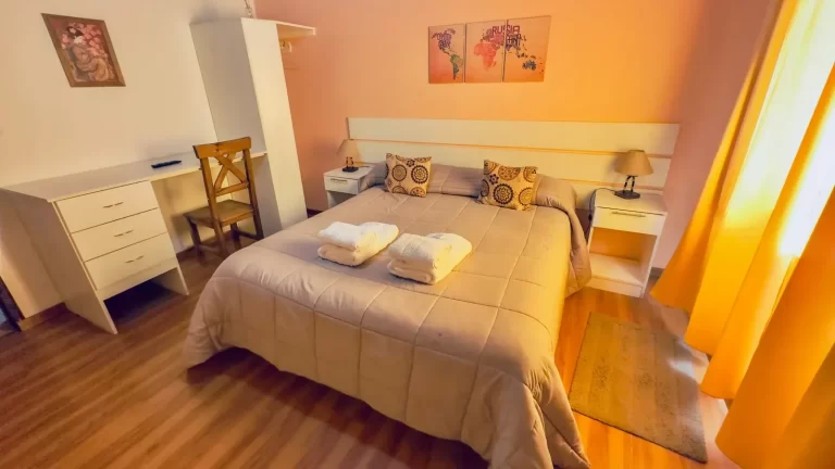 Fotos de Al Sur Apart de Malargüe 14 Habitacion doble matrimonial de un Apart de 2 ambientes 1 baño en Al Sur de Malargüe Mendoza