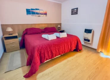 Departamento en Malargüe – Apart 2 Ambientes Perfecto y Céntrico para 4–6 Personas 2 Dormitorio de un departamento en Malargüe de 2 ambientes 1 baño en Al Sur Apart de Malargüe, Mendoza