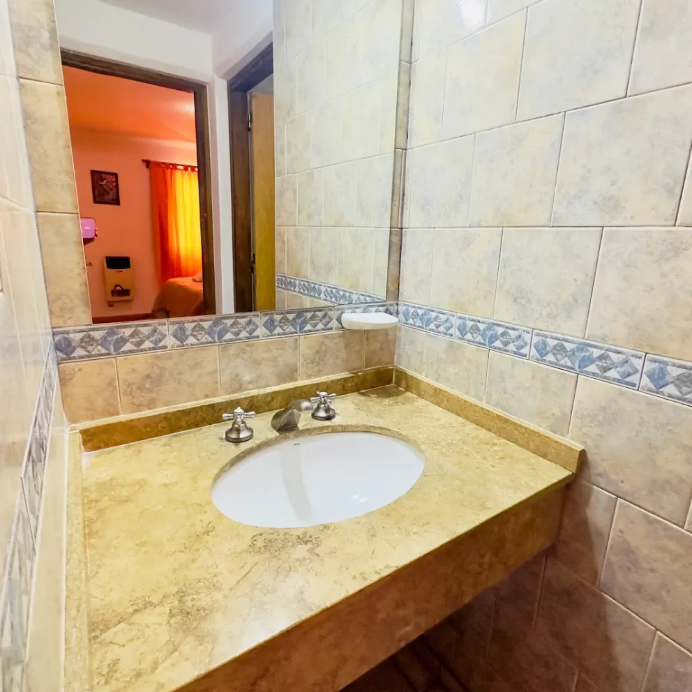 Estimados Huéspedes: Nuestro Apart Hotel en Malargüe 6 Antebaño de los Aparts para 3-4 pax de 2 ambientes 1 baño en Al Sur de Malargue, Mendoza, Argentina