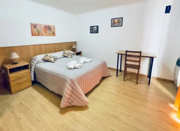 Alojamiento para Grupos Familiares en Malargüe | Departamento Grande para 8 Personas 6 Habitacion superior con baño en Suite de Al Sur Apart: moderno apart de 3 ambientes 2 baños en Malargue, Mendoza