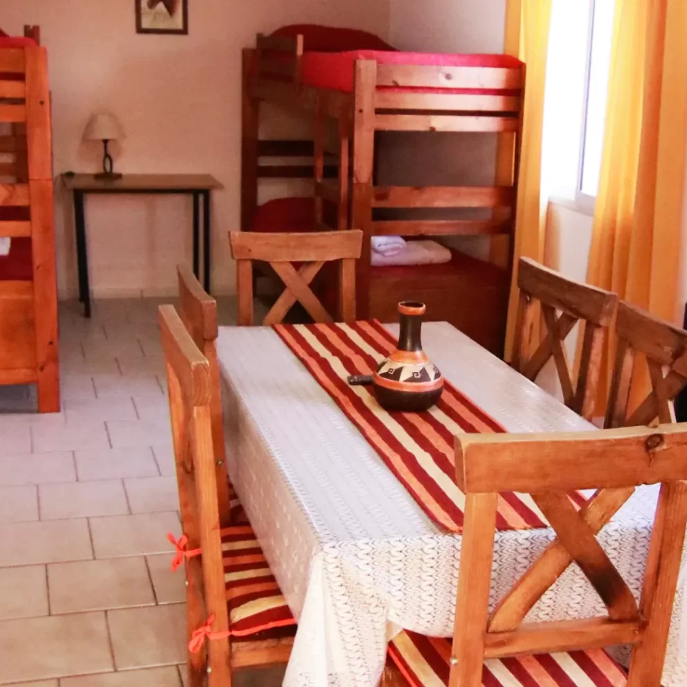 Estimados Huéspedes: Nuestro Apart Hotel en Malargüe 18 Living comedor de un apart 3 ambientes 2 baños: alojamiento para grupos familiares en Malargüe - Al Sur Apart ..