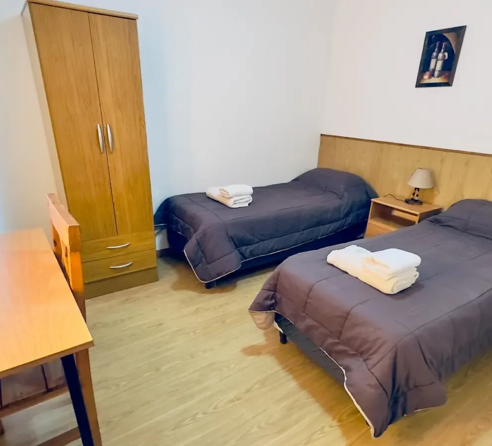 Estimados Huéspedes: Nuestro Apart Hotel en Malargüe 26 Habitacion doble twin o matrimonial de un apart de 3 ambientes 2 baños en Al Sur Apart de Malargüe, provincia de Mendoza