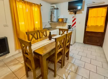 Alojamiento para Grupos Familiares en Malargüe | Departamento Grande para 8 Personas 9 Comedor kitchennete de un apart de 3 ambientes 2 baños en Al Sur Apart (Malargüe Mendoza)
