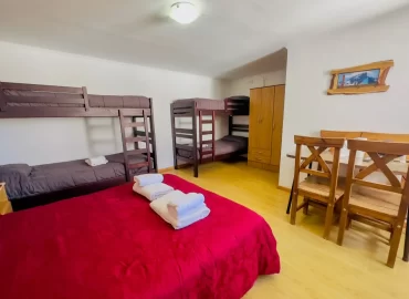 Alojamiento Económico en Malargüe – Habitación Séxtuple Ideal para Grupos y Familias 4 Habitacion cuadruple en Al Sur Apart, alojamiento economico en Malargüe para maximo 6 personas