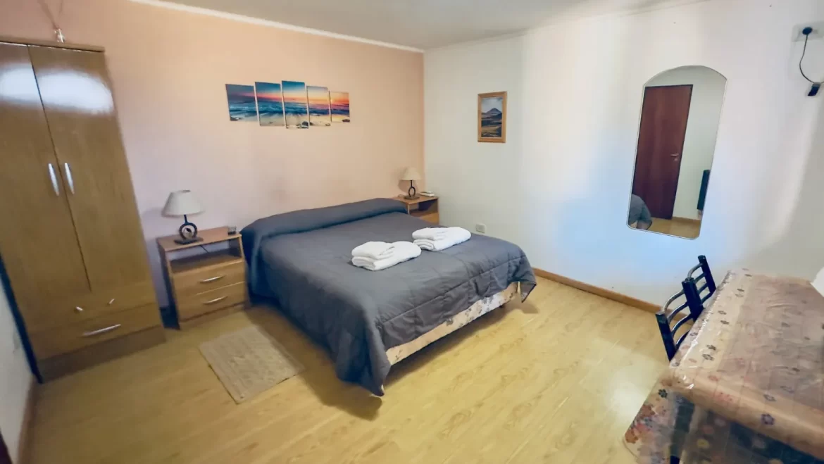 Habitacion doble matrimonial es un alojamiento en Malargüe para 2 personas en Al Sur Apart