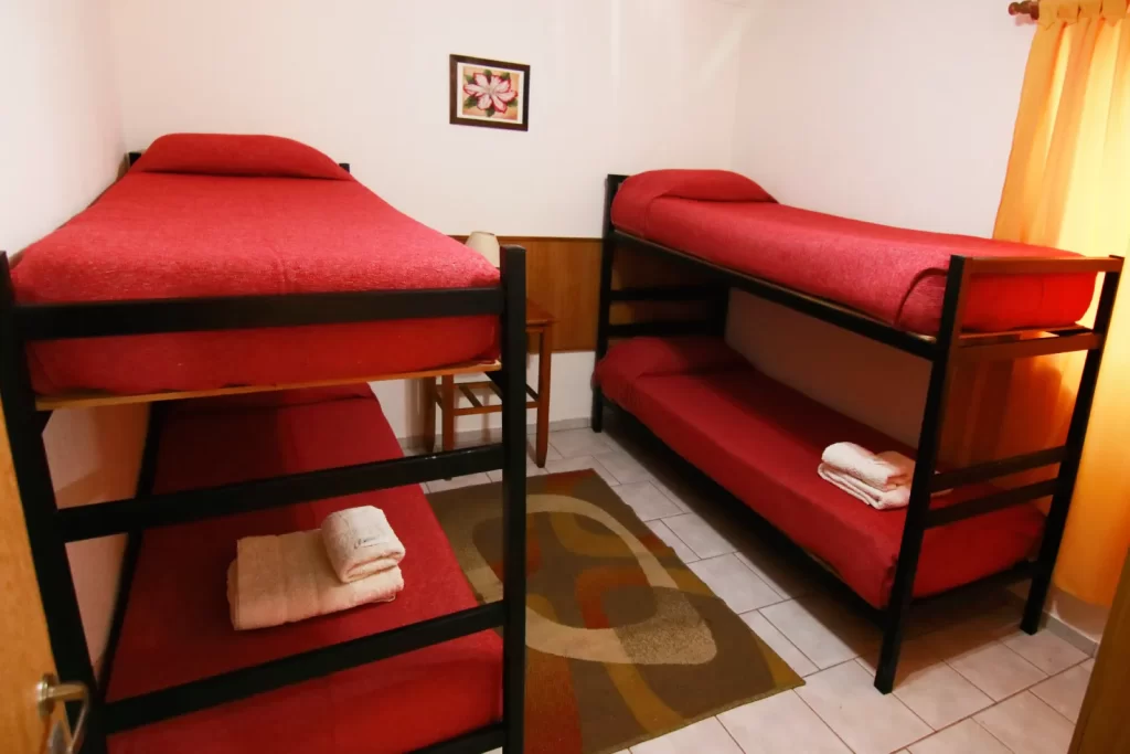 Fotos de Al Sur Apart de Malargüe 9 Habitacion con 2 camas cuchetas en Aparts de 3 ambientes 2 baños en Al Sur Apart de Malargue Mendoza