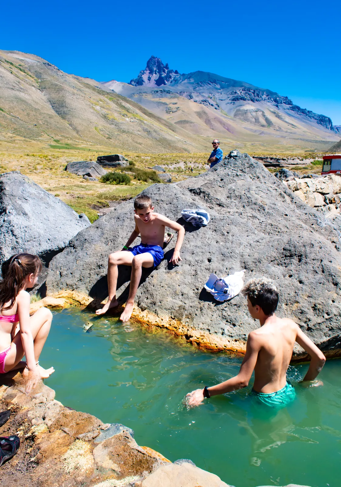 Servicios de Alojamiento en Malargüe 2 Baños Termales de Cajon Grande - Atractivo natural para visitar durante su recorrido de turismo en Malargue Mendoza Argentina